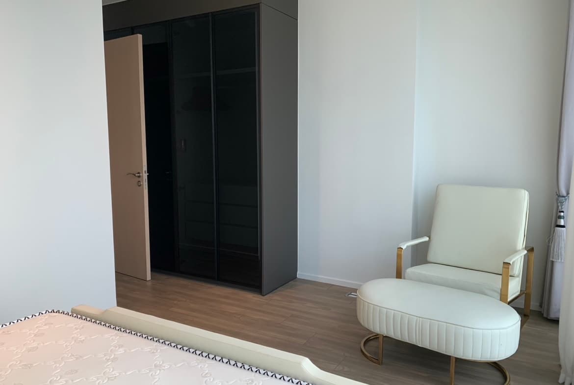 The Lofts Silom by Raimon Land
