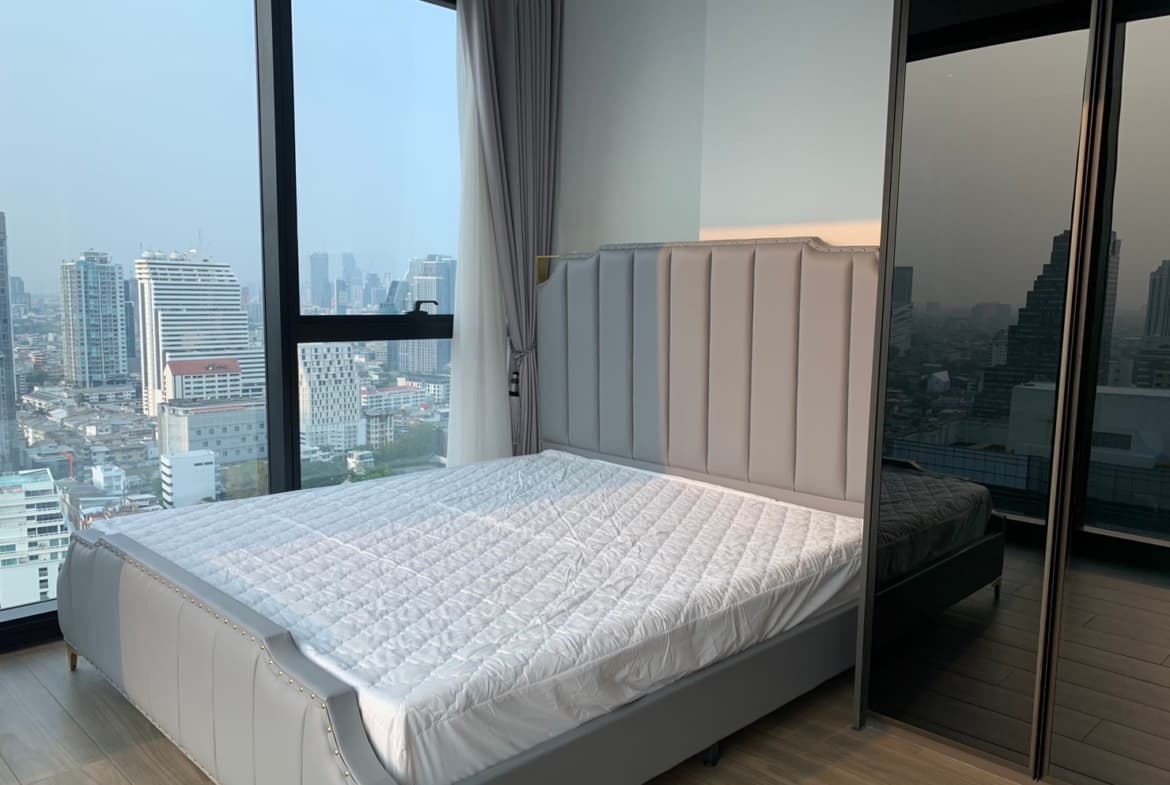 The Lofts Silom by Raimon Land