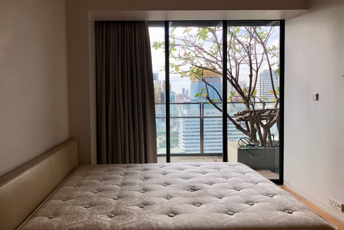 The Met Condominium