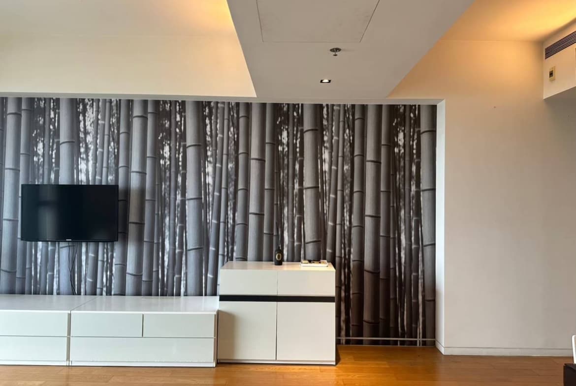 The Met Condominium