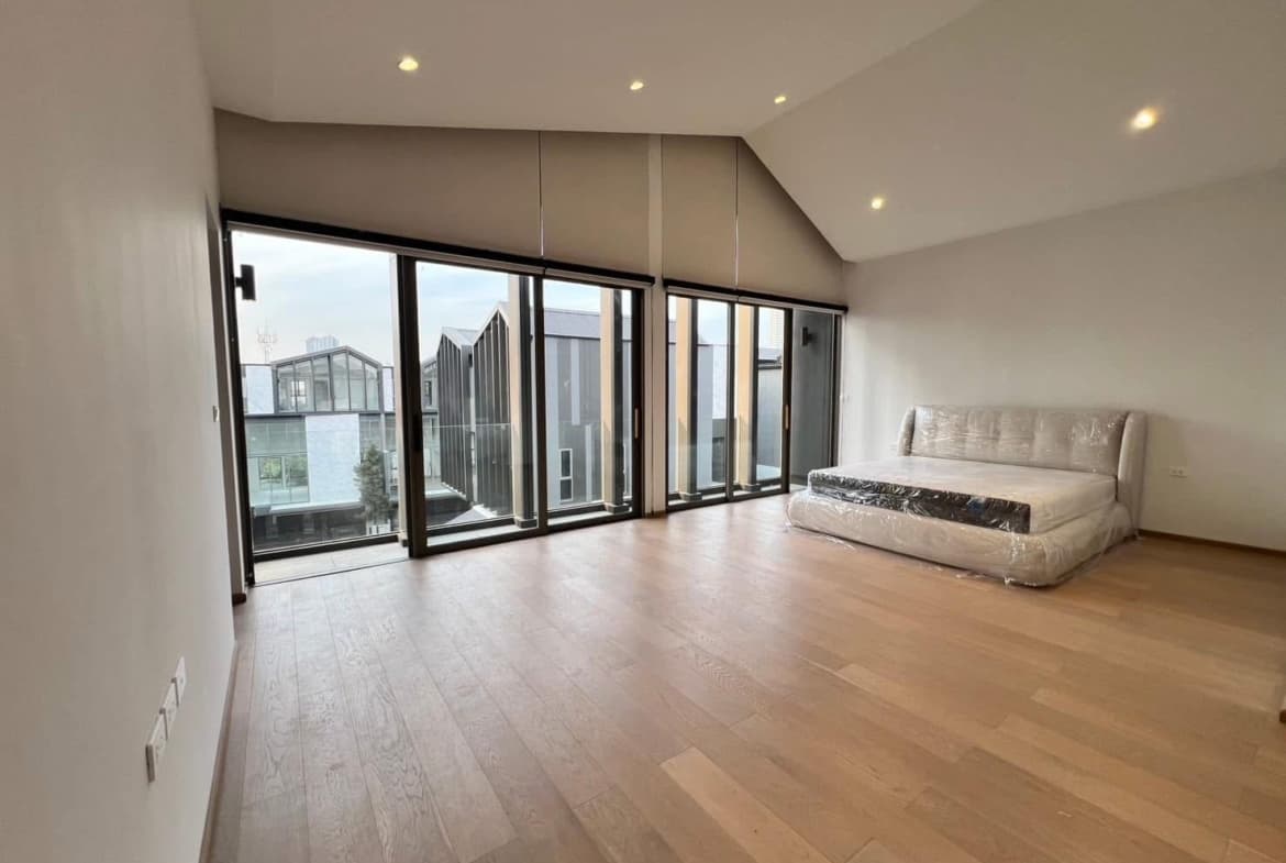 Newly Built Modern House for Rent in Sukhumvit