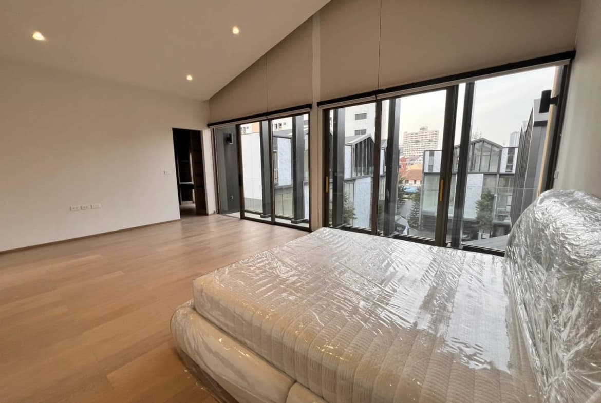 Newly Built Modern House for Rent in Sukhumvit