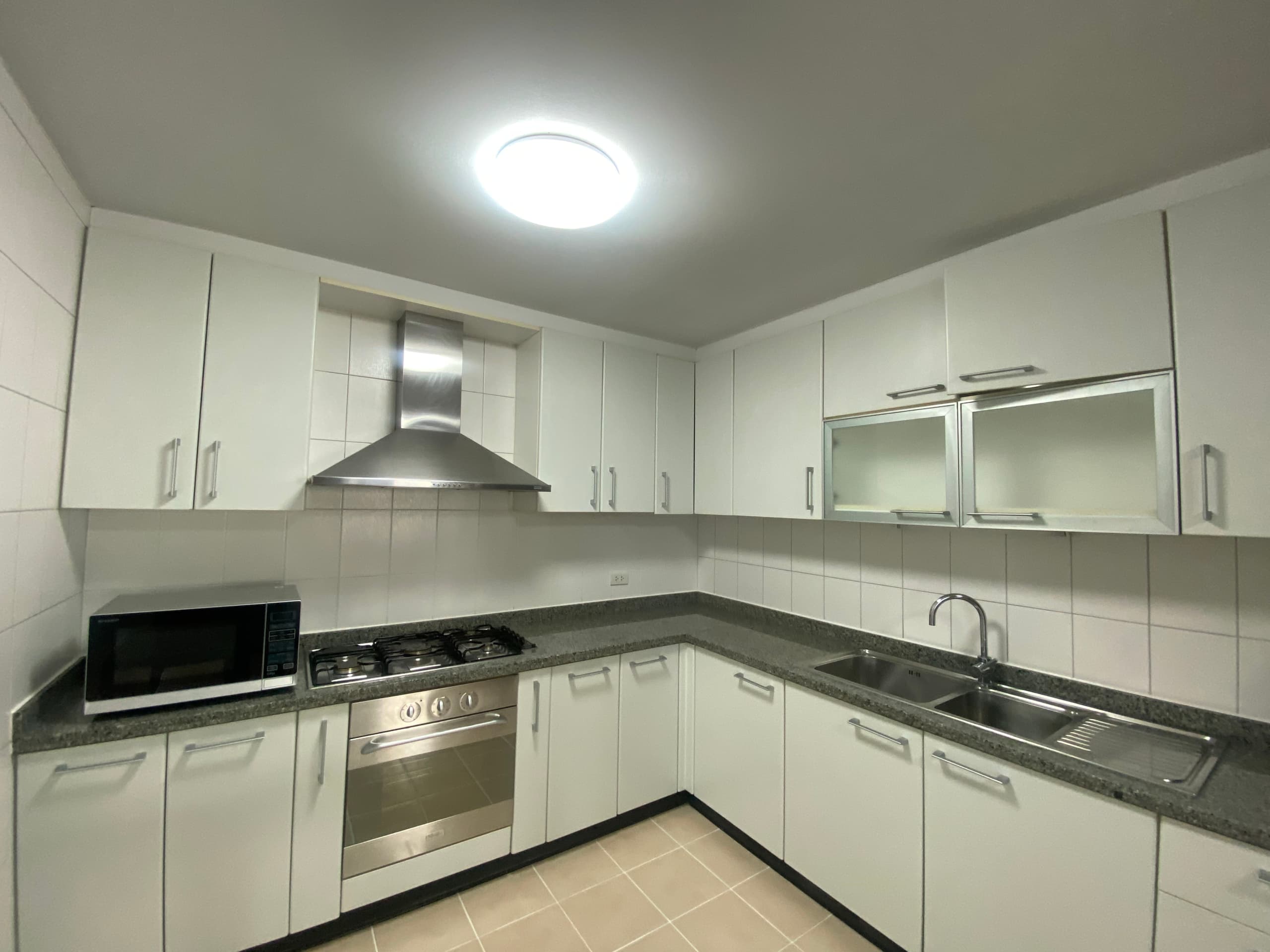 Spacious Apartment for Rent in Sukhumvit 24