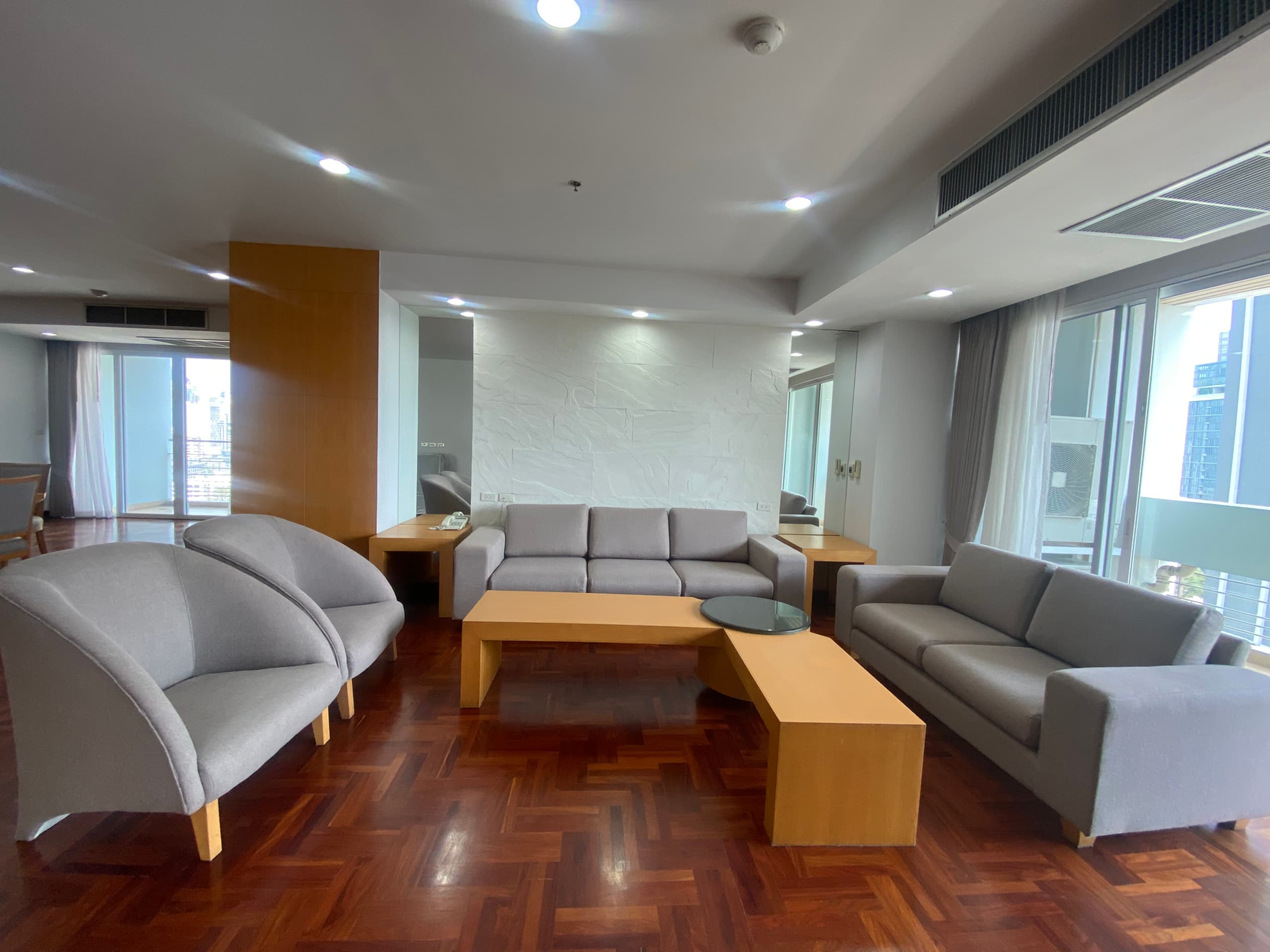 Spacious Apartment for Rent in Sukhumvit 24