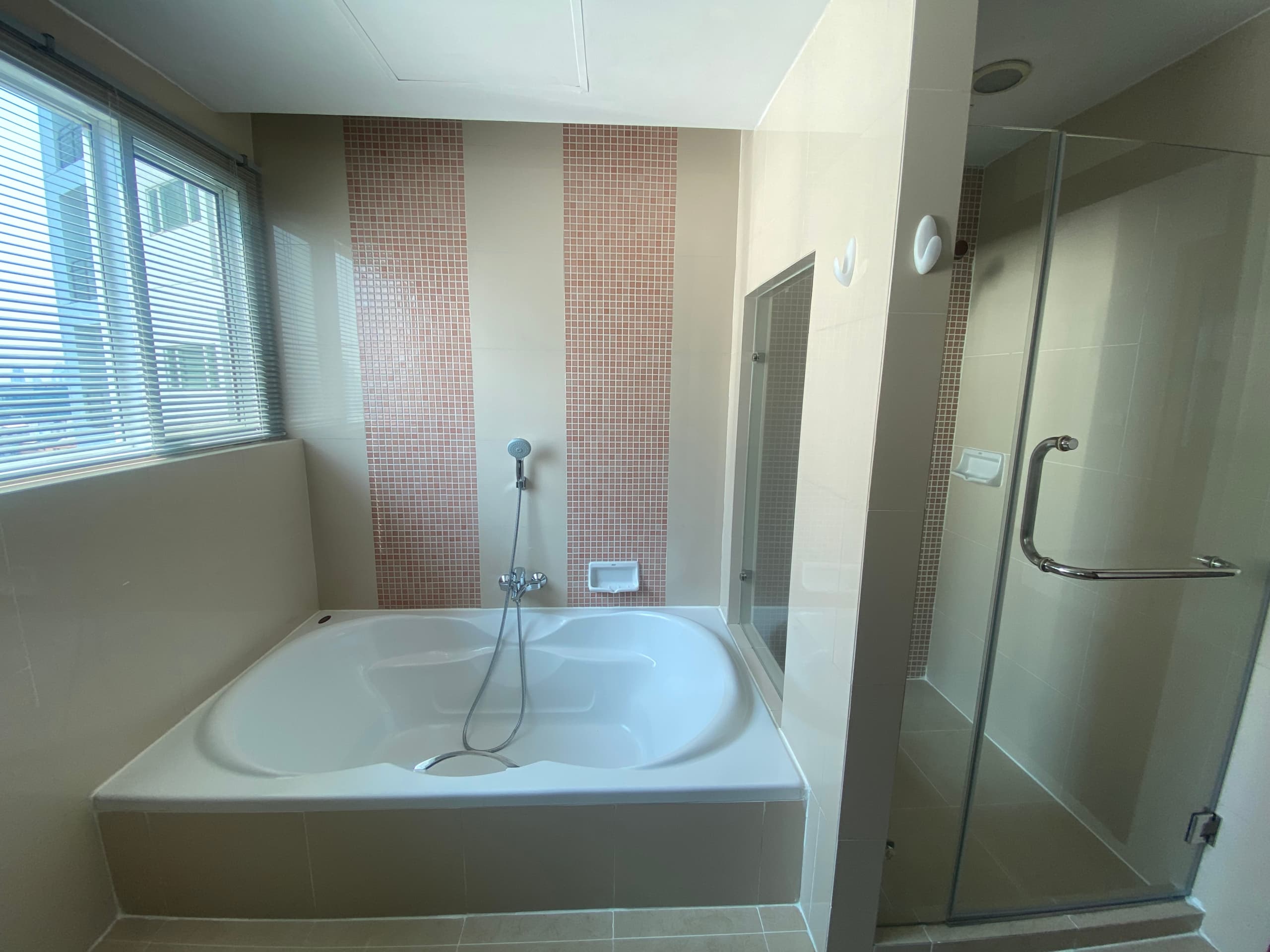 Spacious Apartment for Rent in Sukhumvit 24
