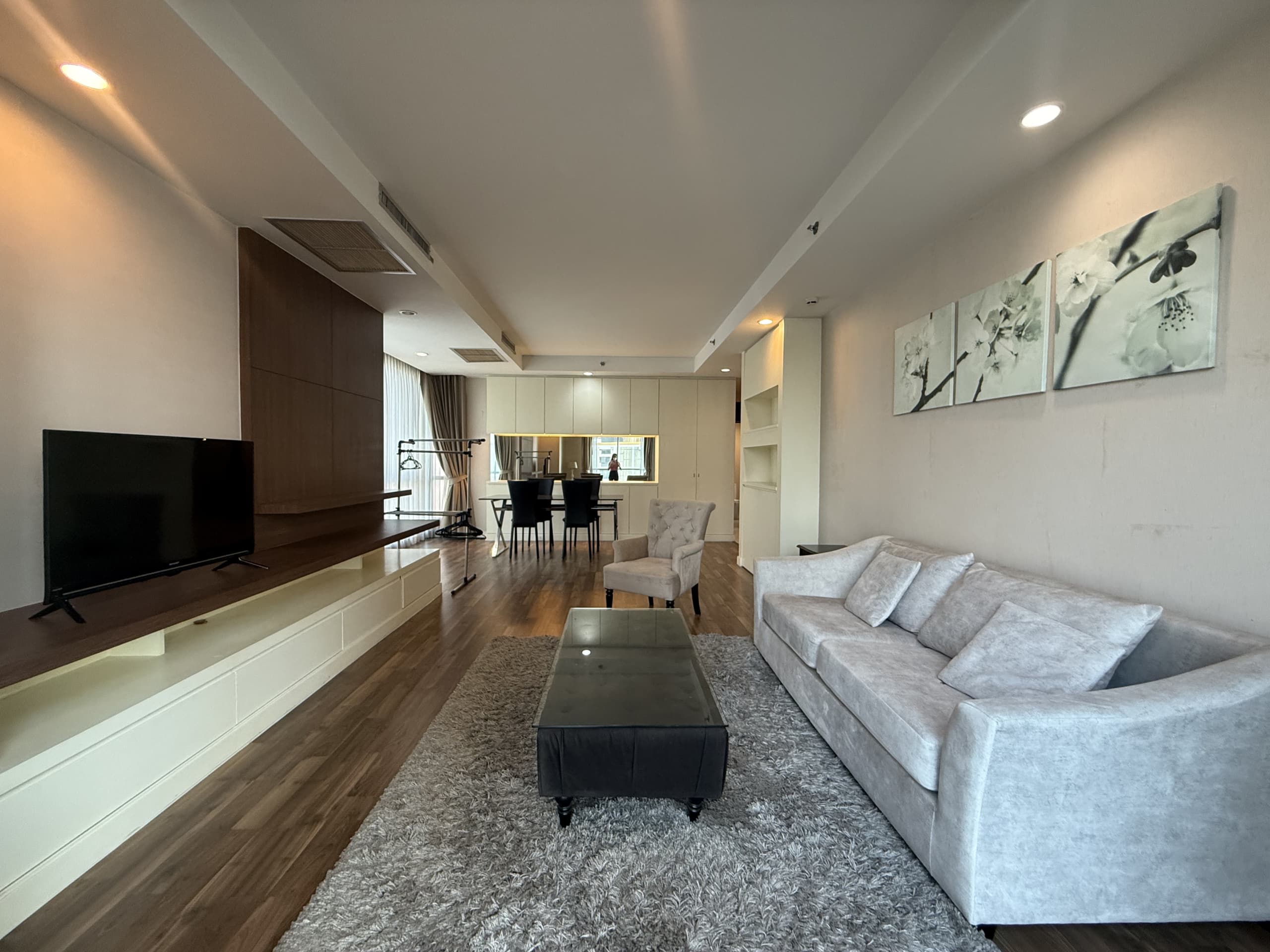 The Rajdamri Serviced Residence