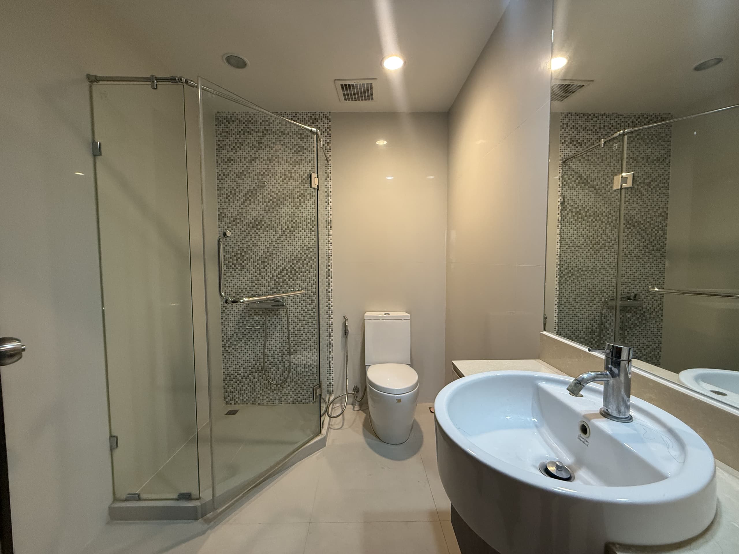 The Rajdamri Serviced Residence