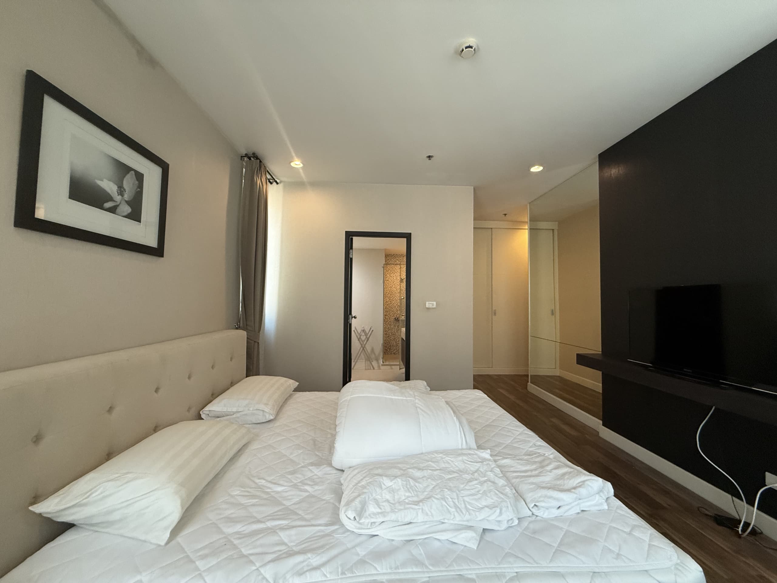The Rajdamri Serviced Residence