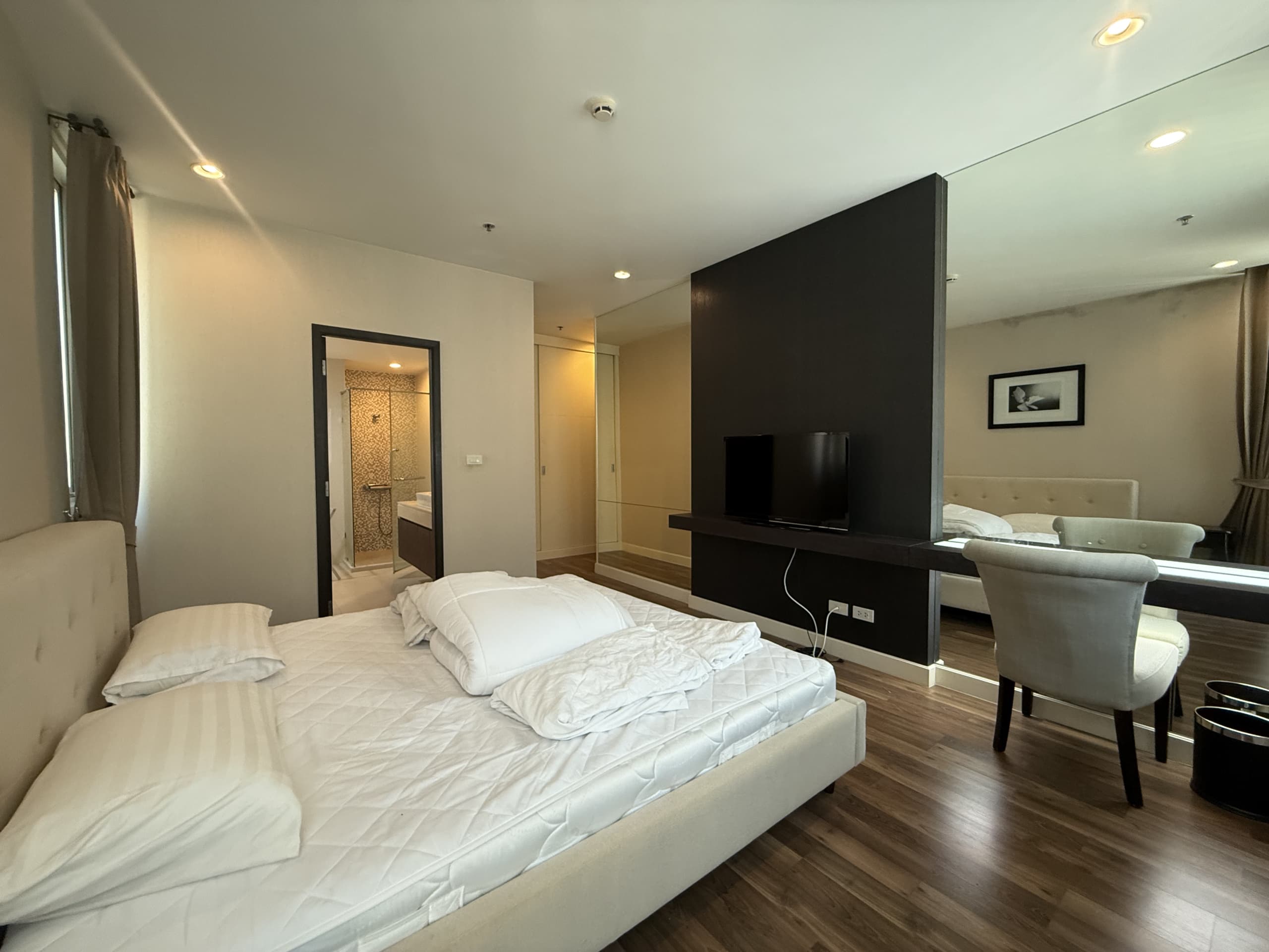 The Rajdamri Serviced Residence