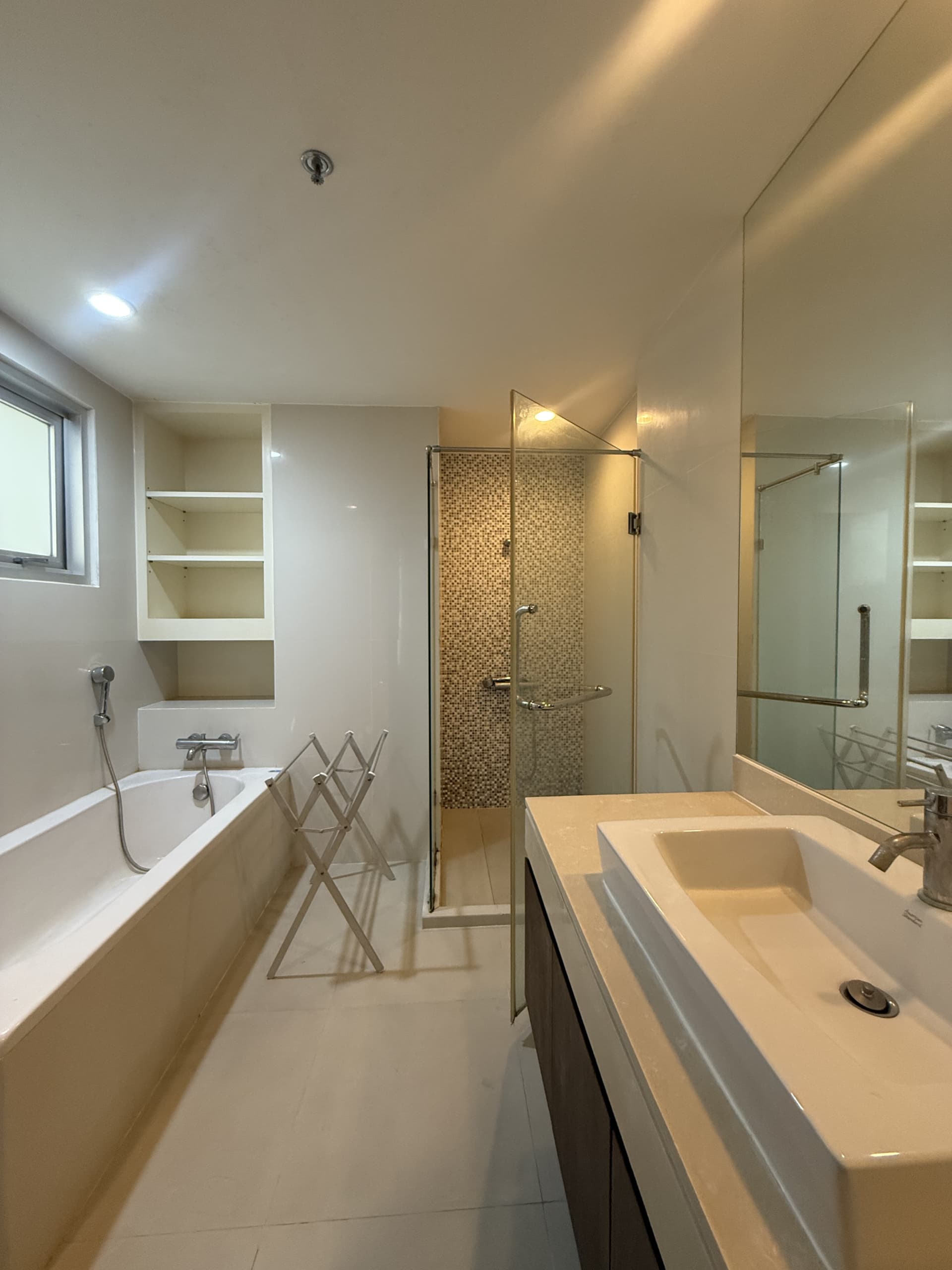 The Rajdamri Serviced Residence