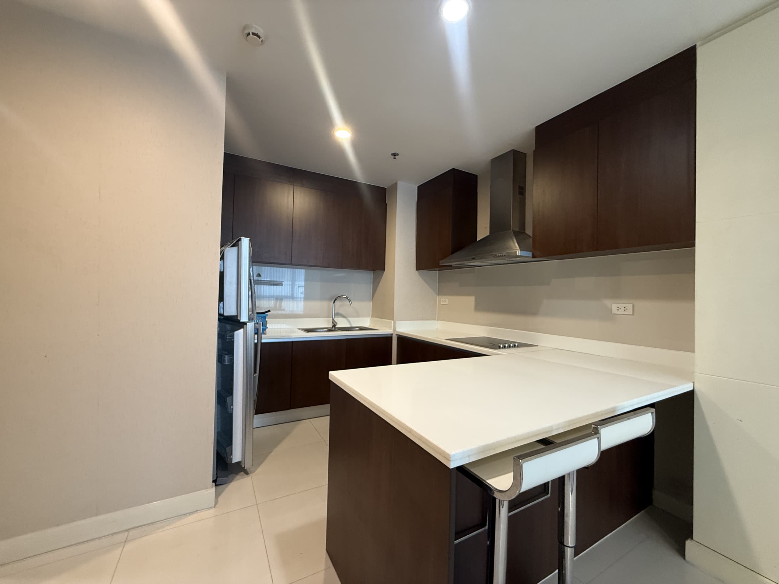 The Rajdamri Serviced Residence
