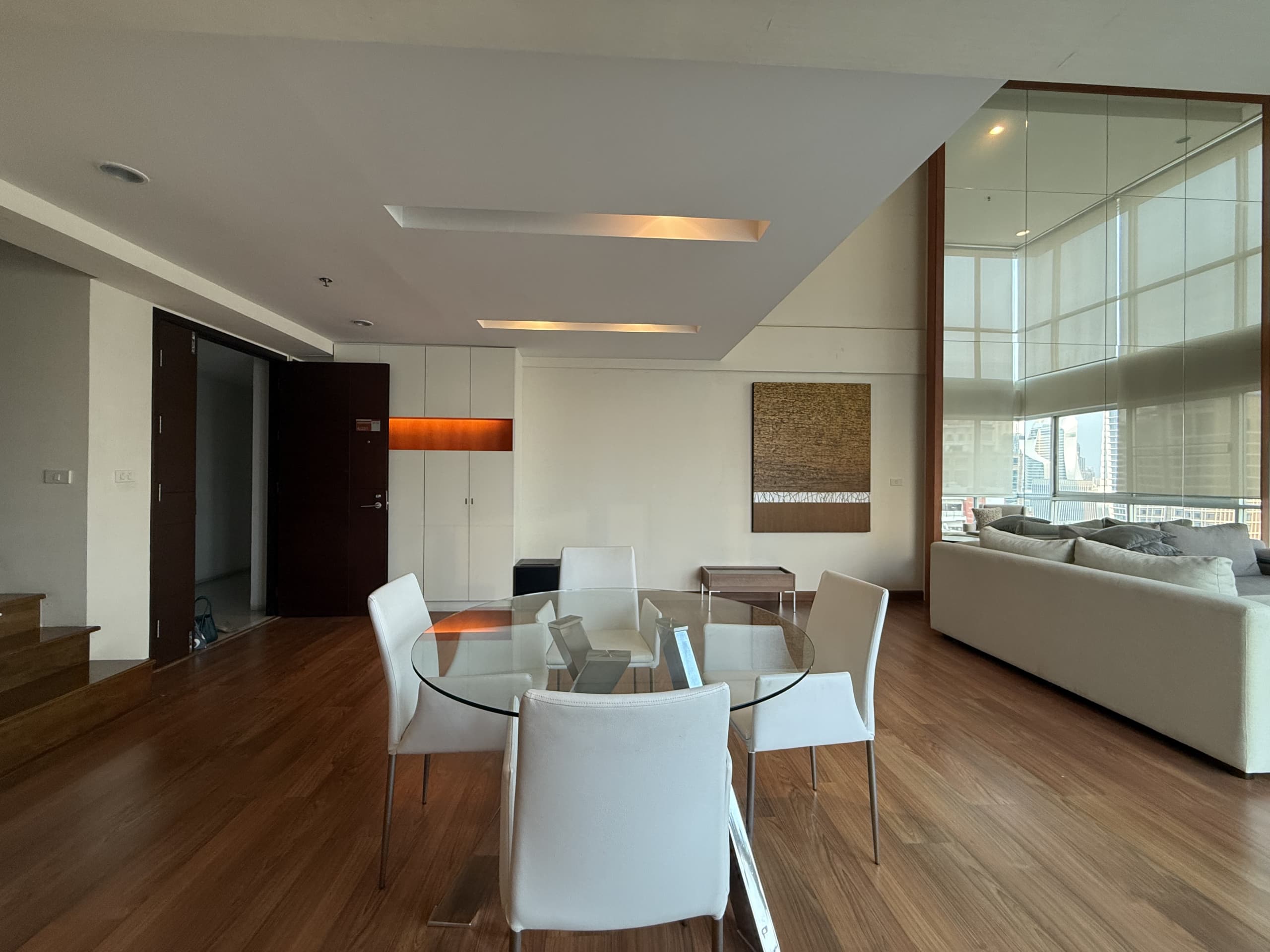 The Rajdamri Serviced Residence