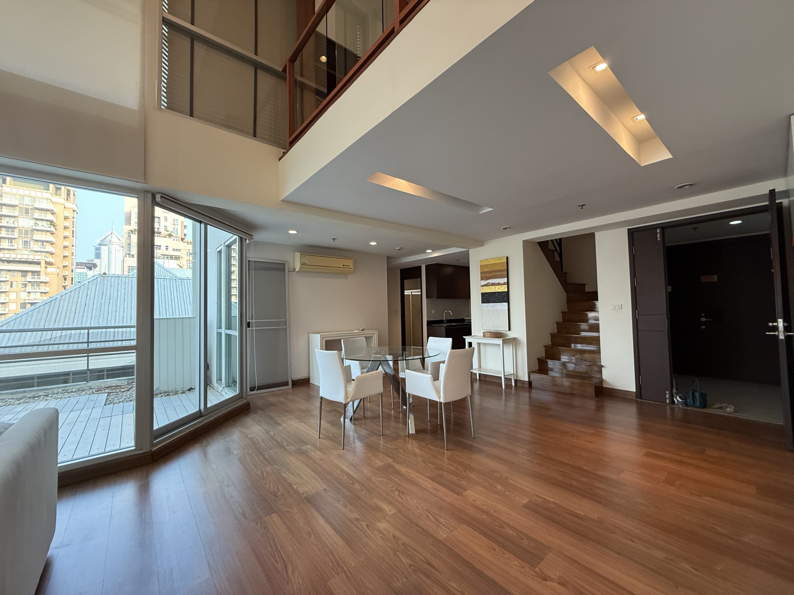 The Rajdamri Serviced Residence