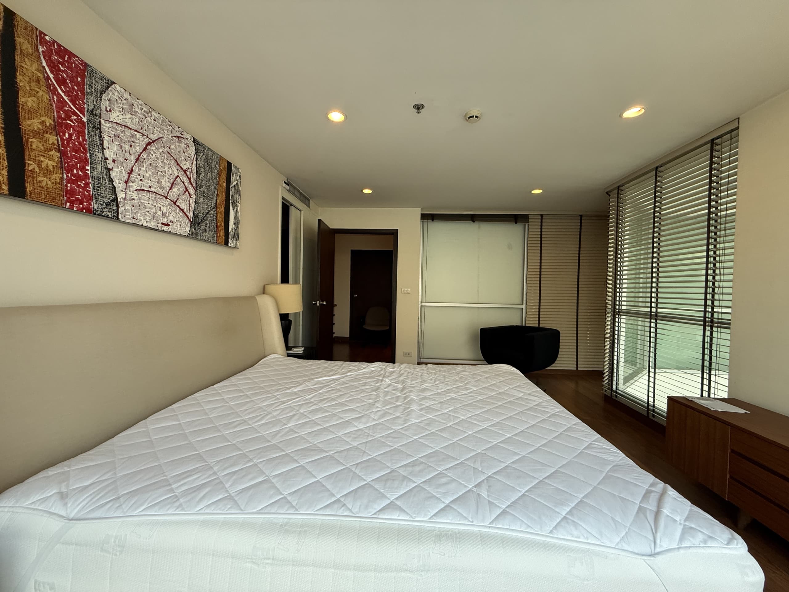 The Rajdamri Serviced Residence