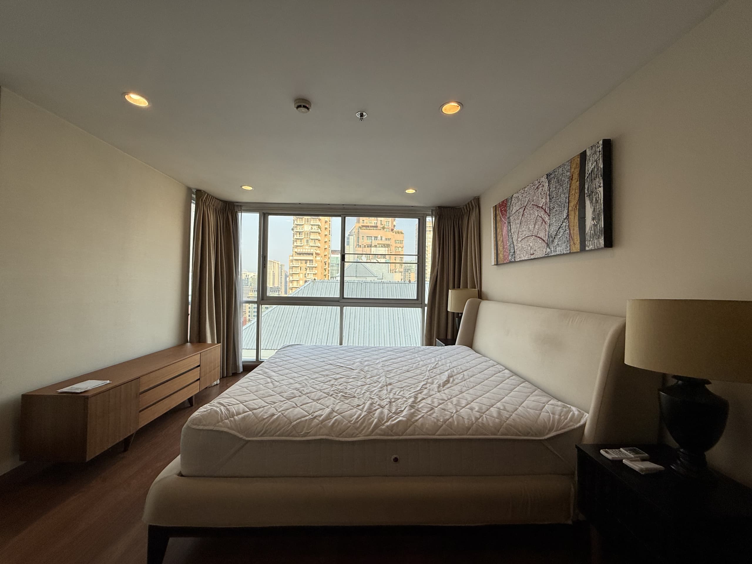 The Rajdamri Serviced Residence
