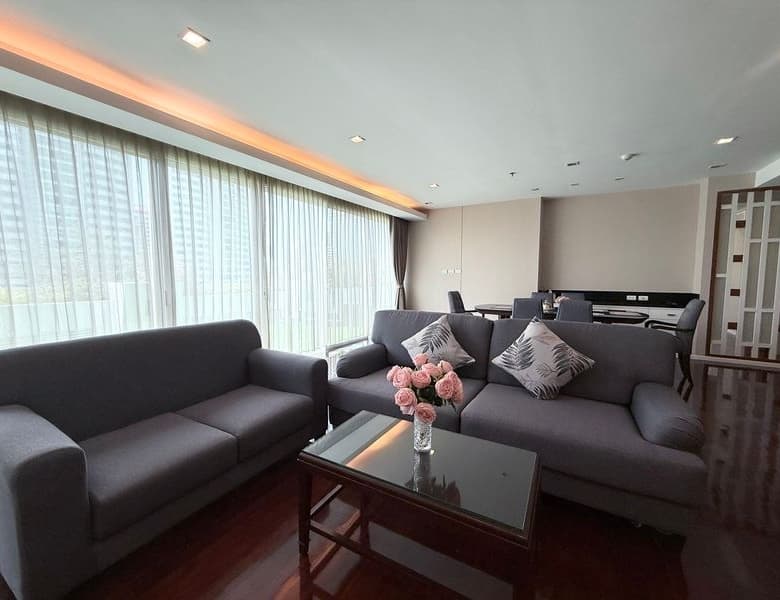 Classy Pet Friendly Apartment in Asoke