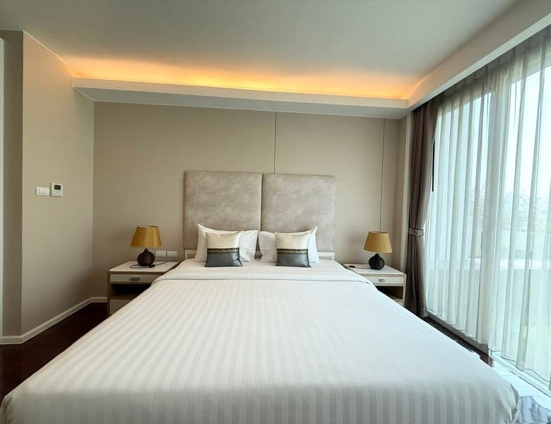Classy Pet Friendly Apartment in Asoke
