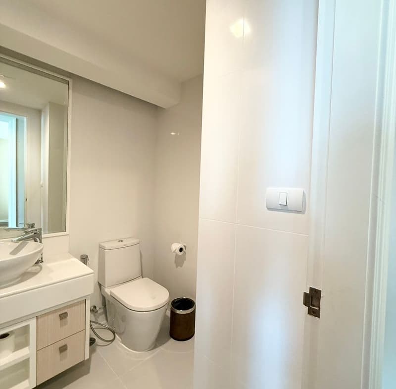 Classy Pet Friendly Apartment in Asoke