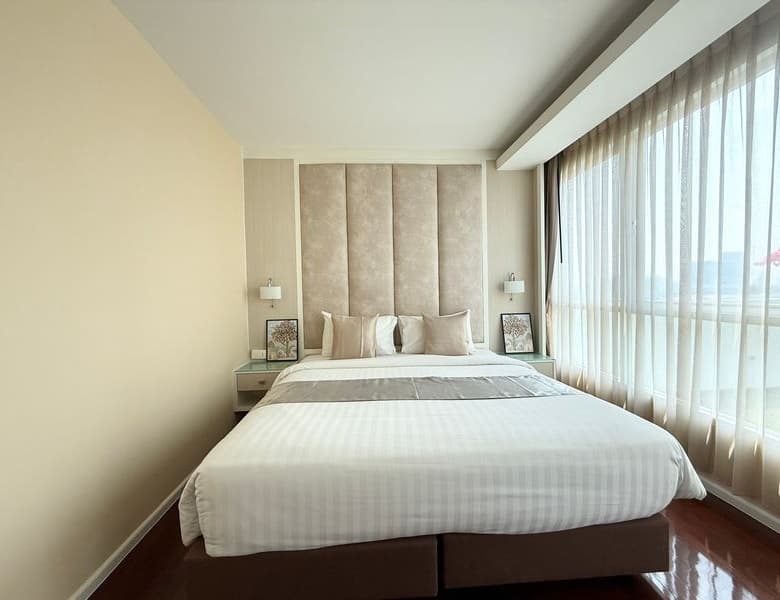 Classy Pet Friendly Apartment in Asoke