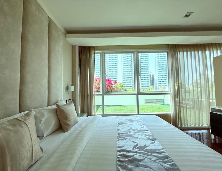 Classy Pet Friendly Apartment in Asoke