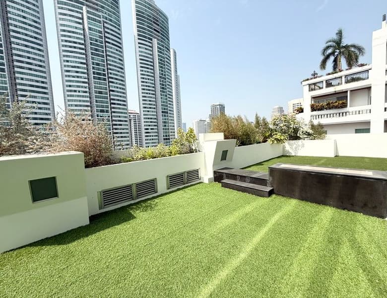 Classy Pet Friendly Apartment in Asoke