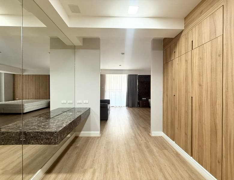 Classy Pet Friendly Apartment in Asoke
