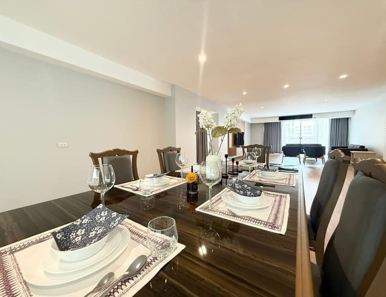 Classy Pet Friendly Apartment in Asoke