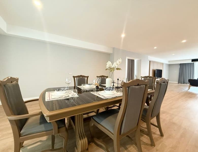 Classy Pet Friendly Apartment in Asoke