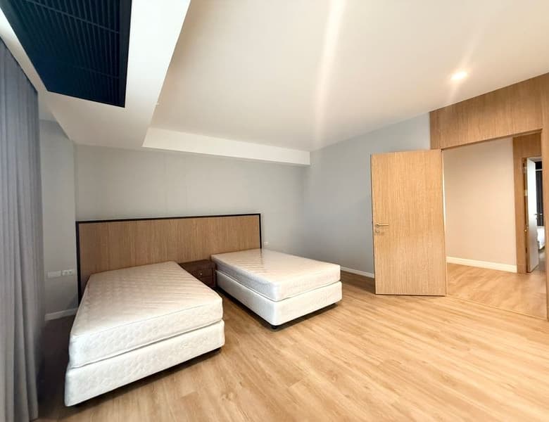 Classy Pet Friendly Apartment in Asoke