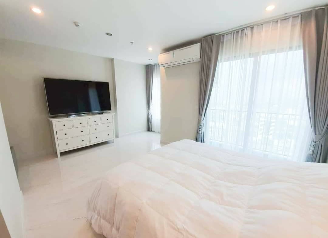C Ekkamai Condominium