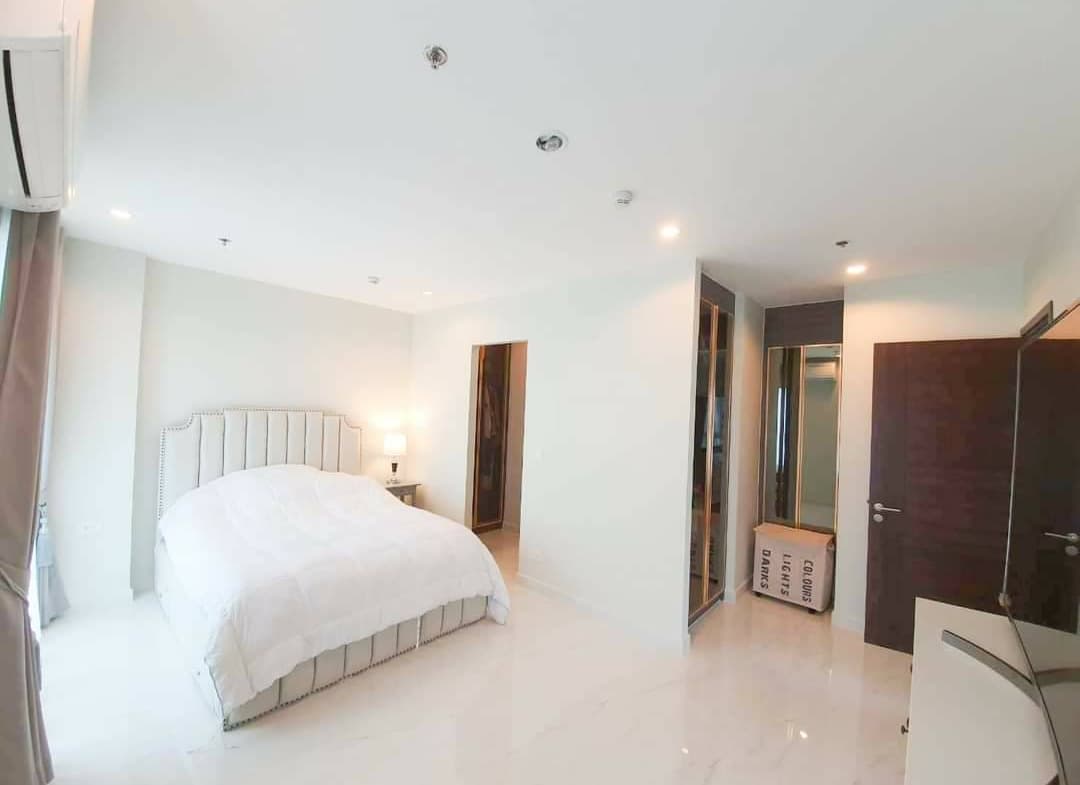 C Ekkamai Condominium