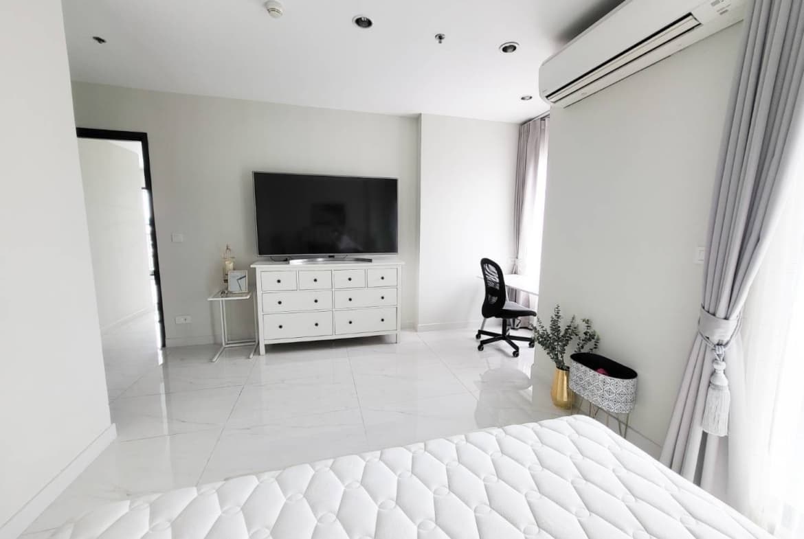 C Ekkamai Condominium