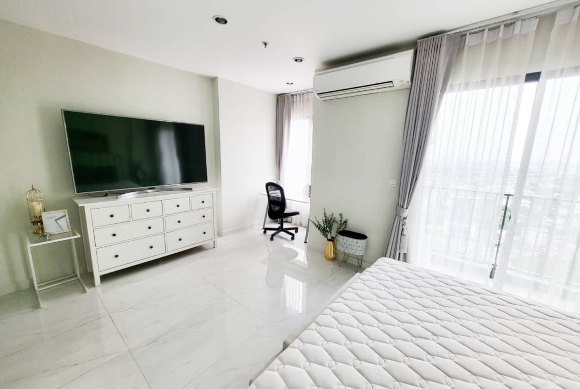 C Ekkamai Condominium
