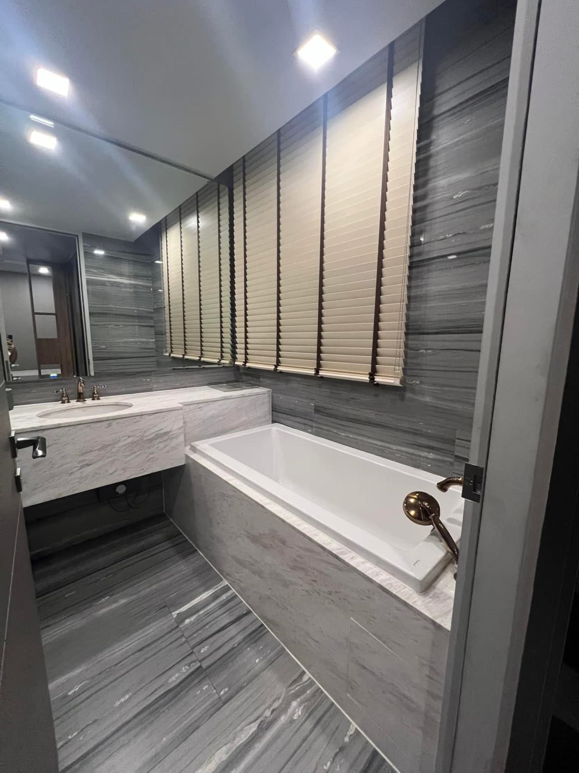Ashton Residence 41 