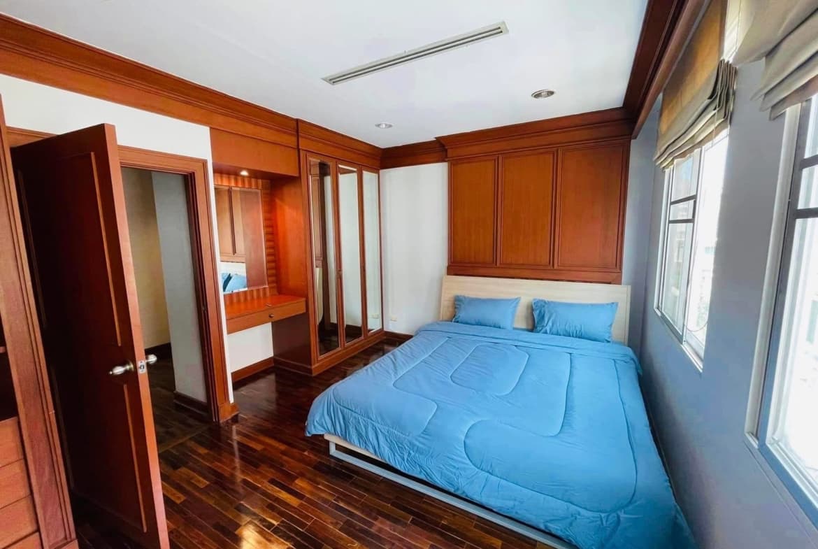 Baan Klang Krung Thonglor