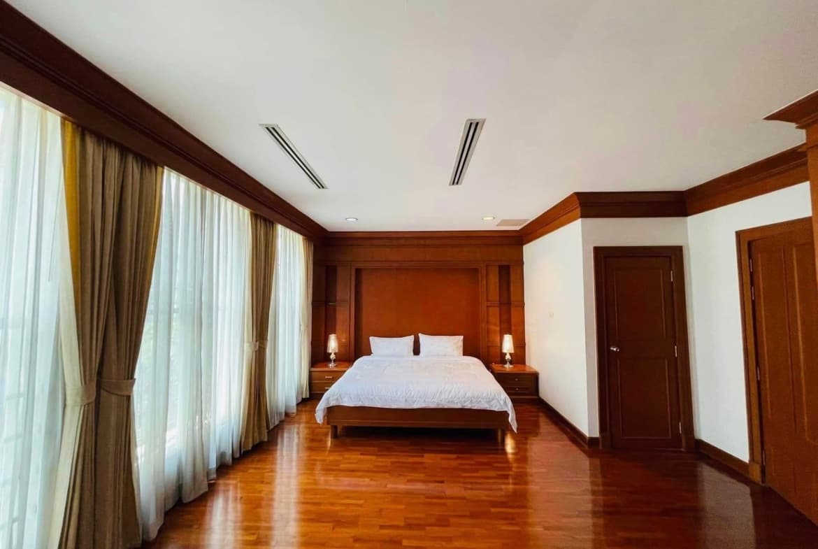 Baan Klang Krung Thonglor