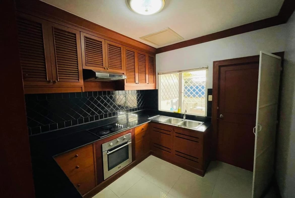 Baan Klang Krung Thonglor