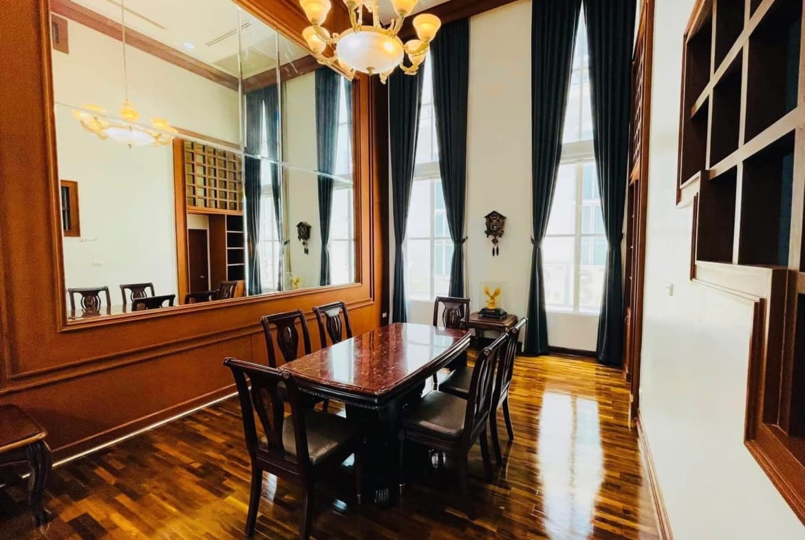Baan Klang Krung Thonglor