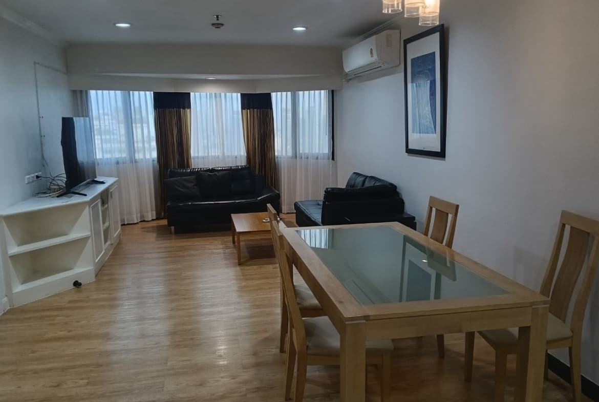 Baan Suanpetch Condominium