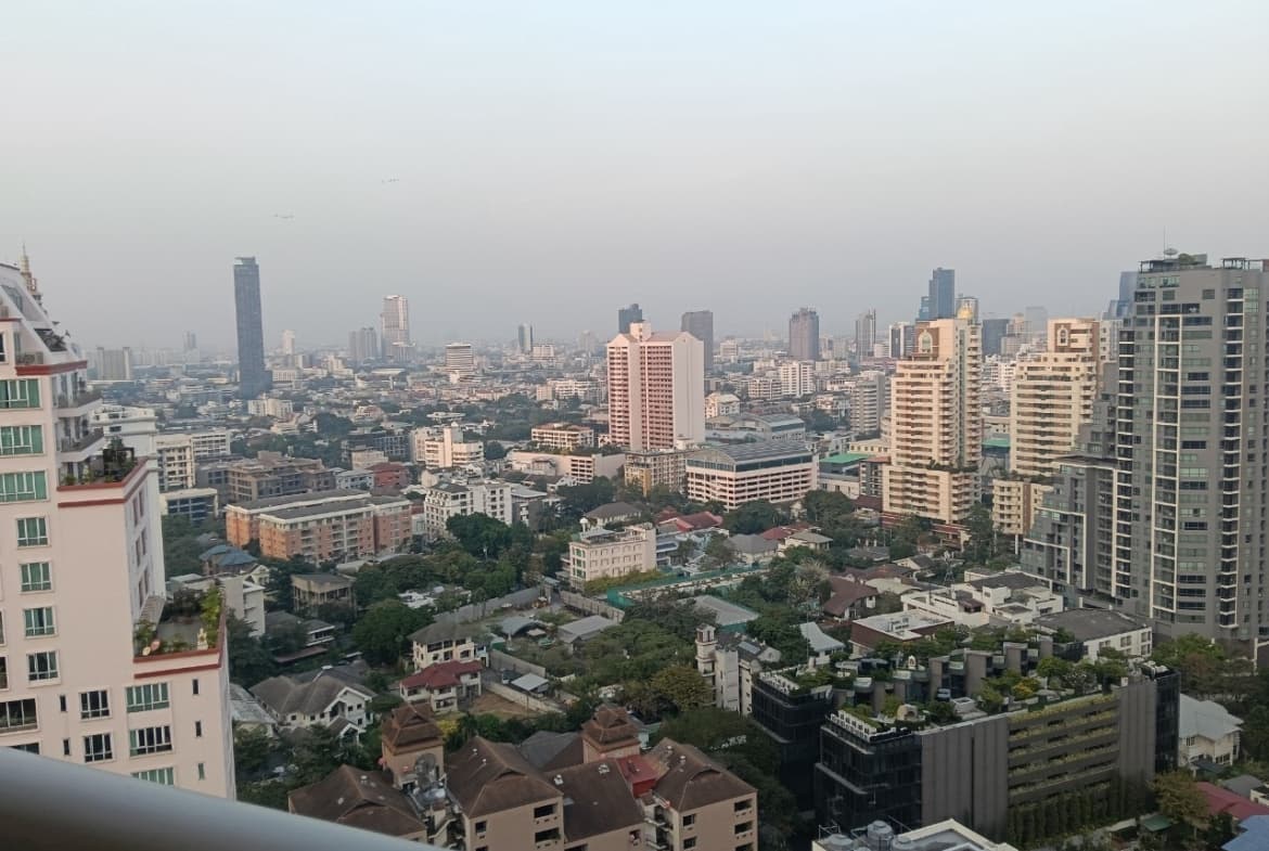 Baan Suanpetch Condominium
