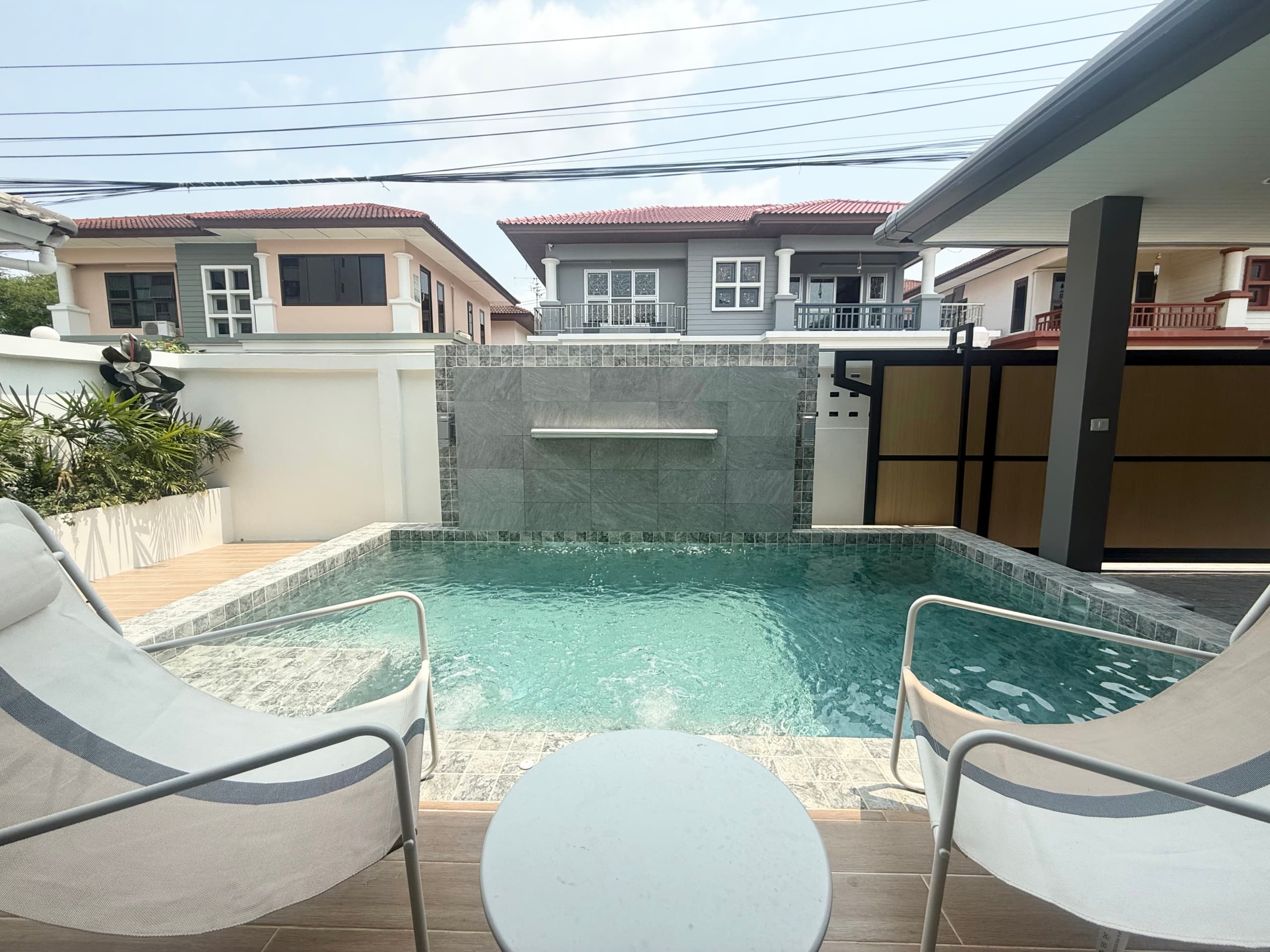 Detached House with Private Pool in Onnut 25