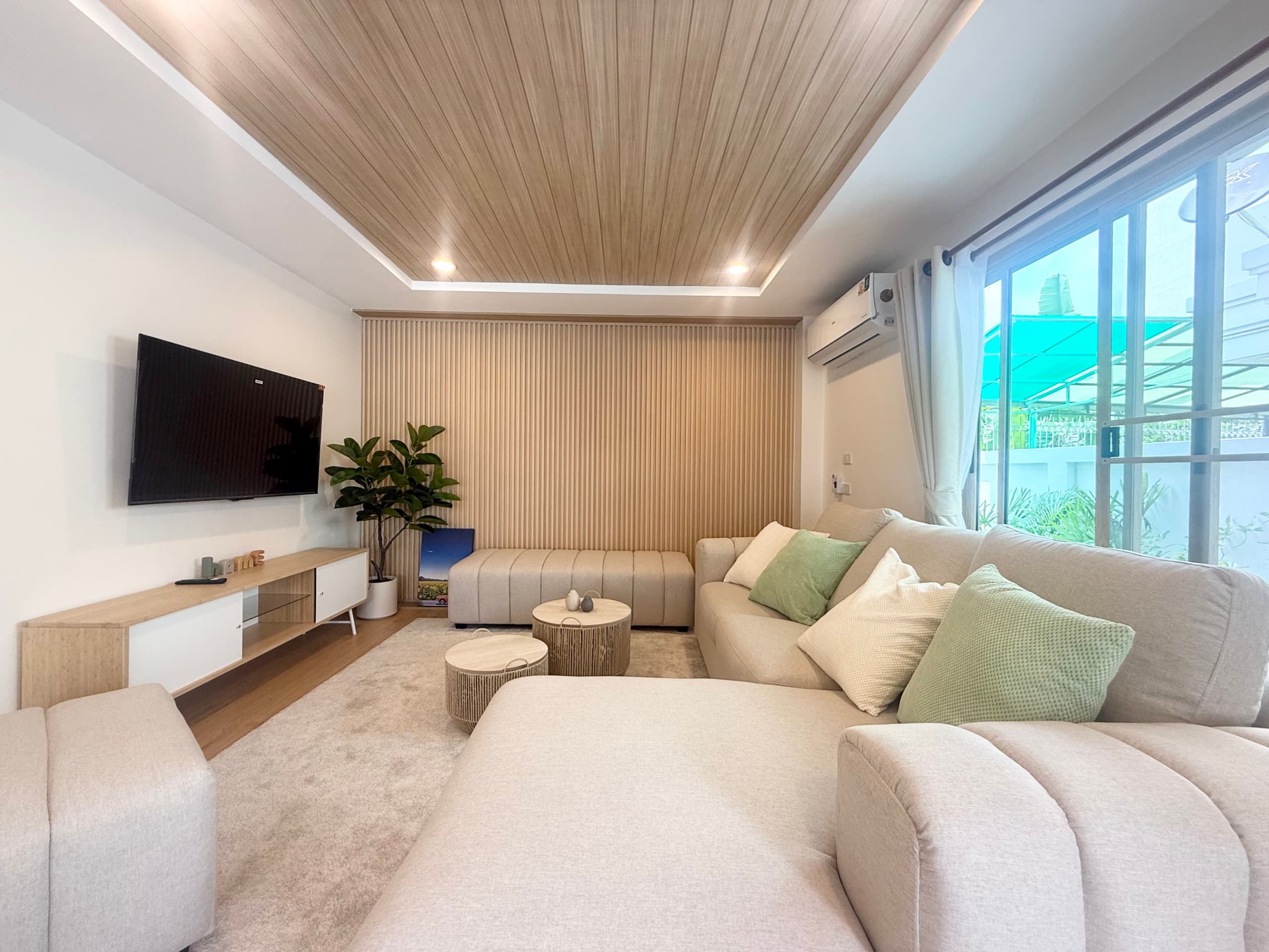 Detached House with Private Pool in Onnut 25