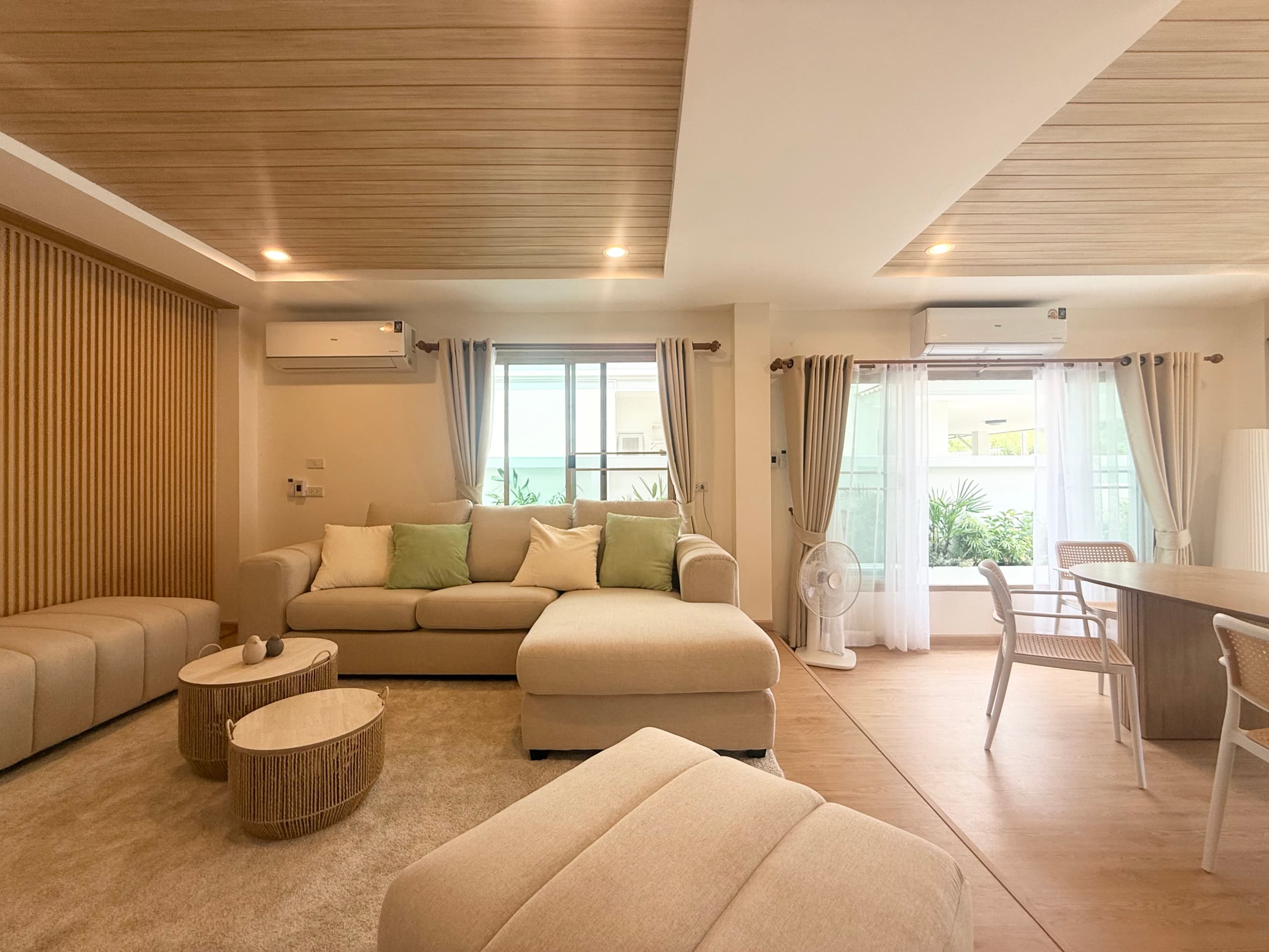 Detached House with Private Pool in Onnut 25