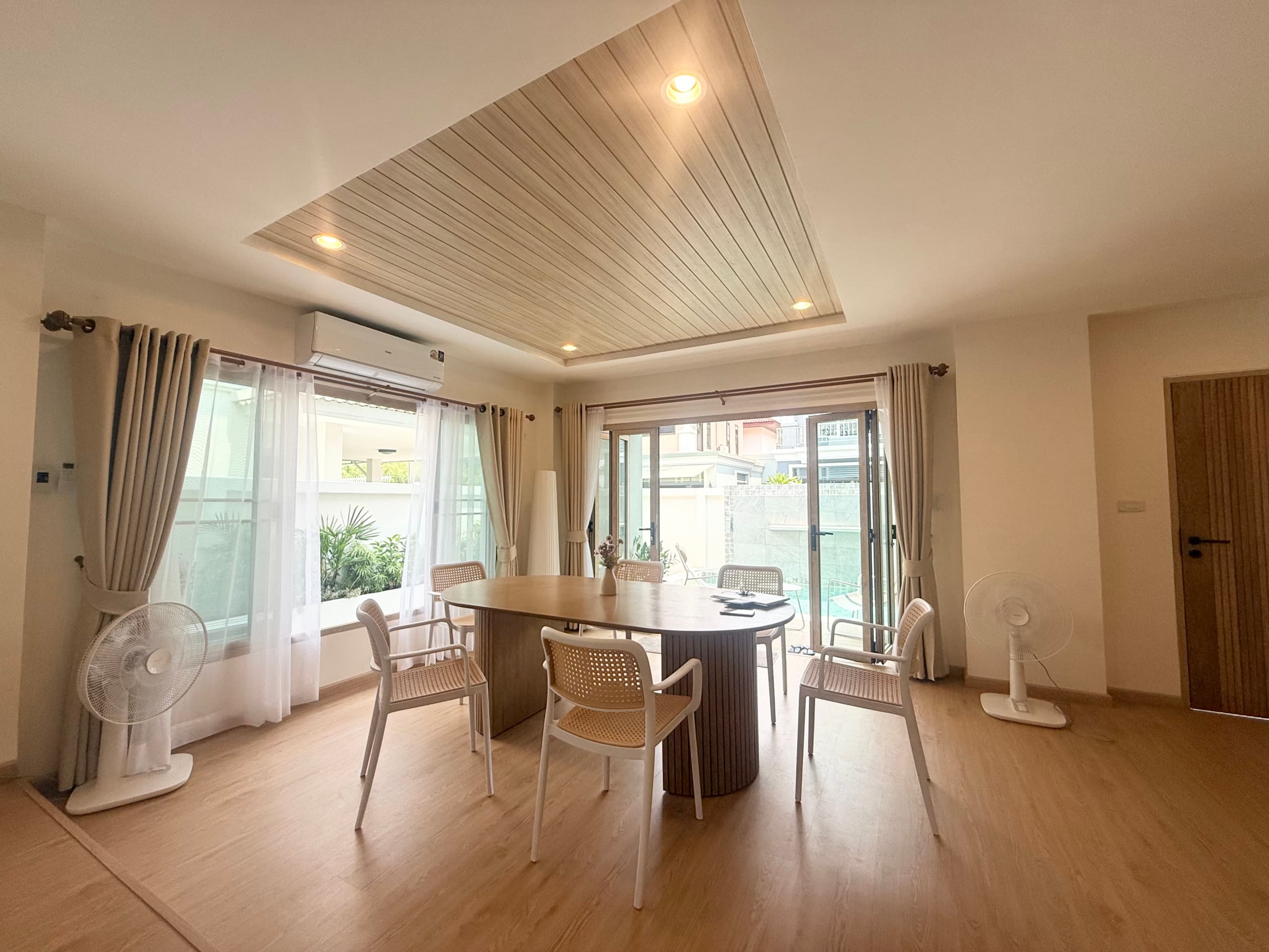 Detached House with Private Pool in Onnut 25
