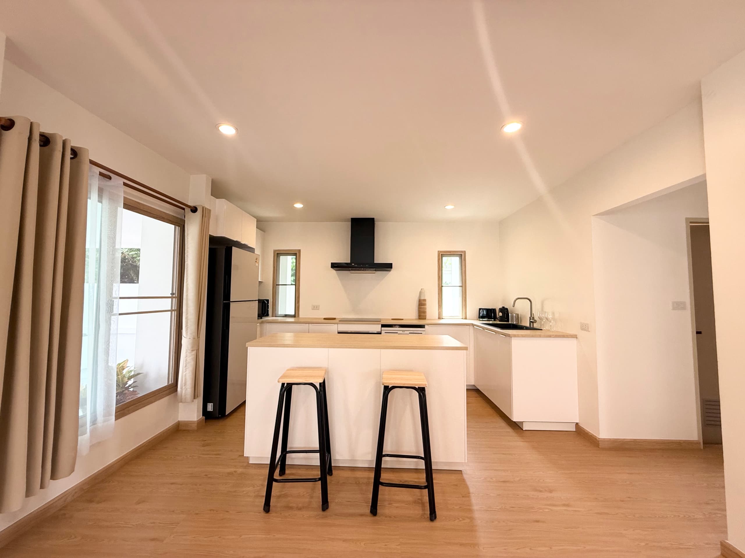 Detached House with Private Pool in Onnut 25