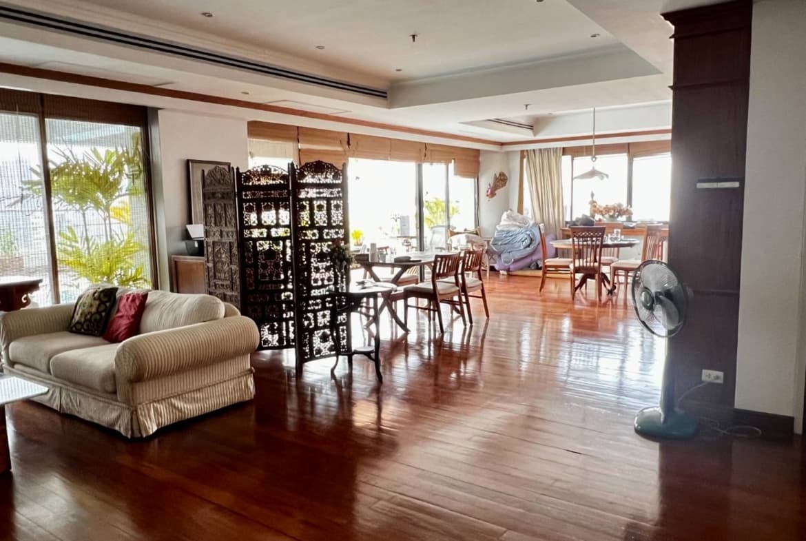 Le Raffine (Sukhumvit 24)