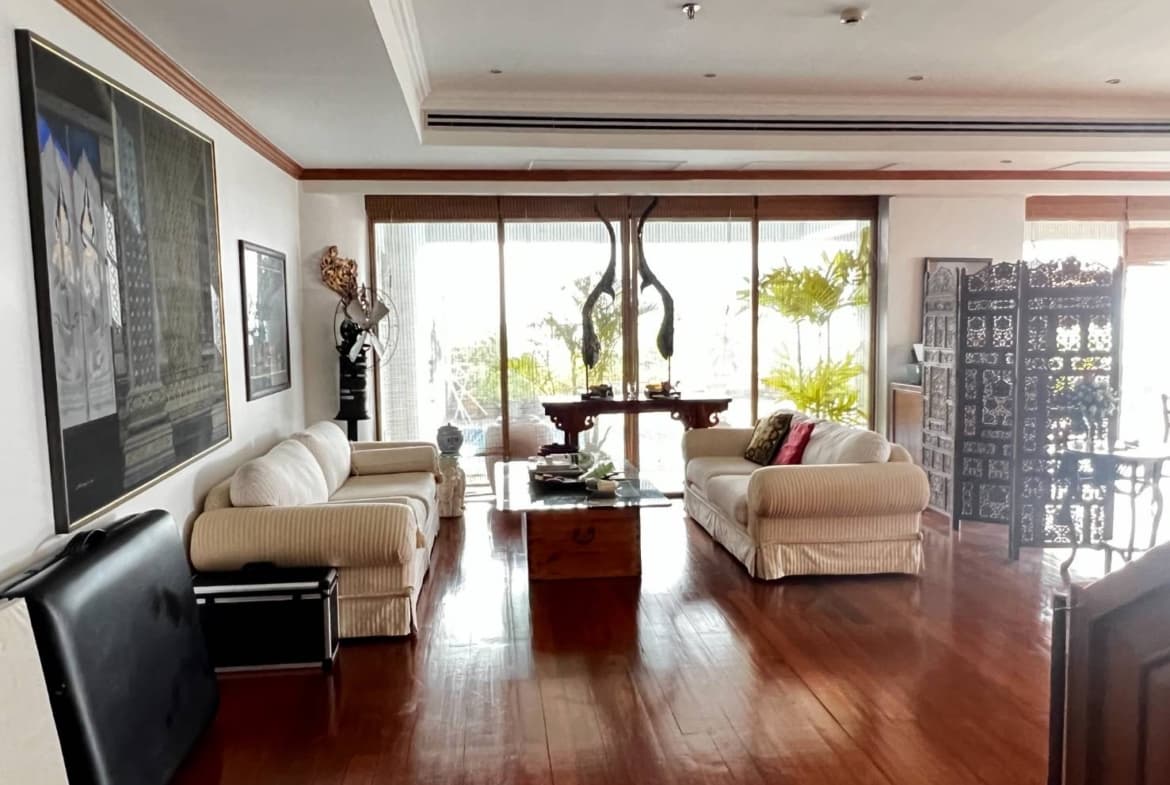 Le Raffine (Sukhumvit 24)