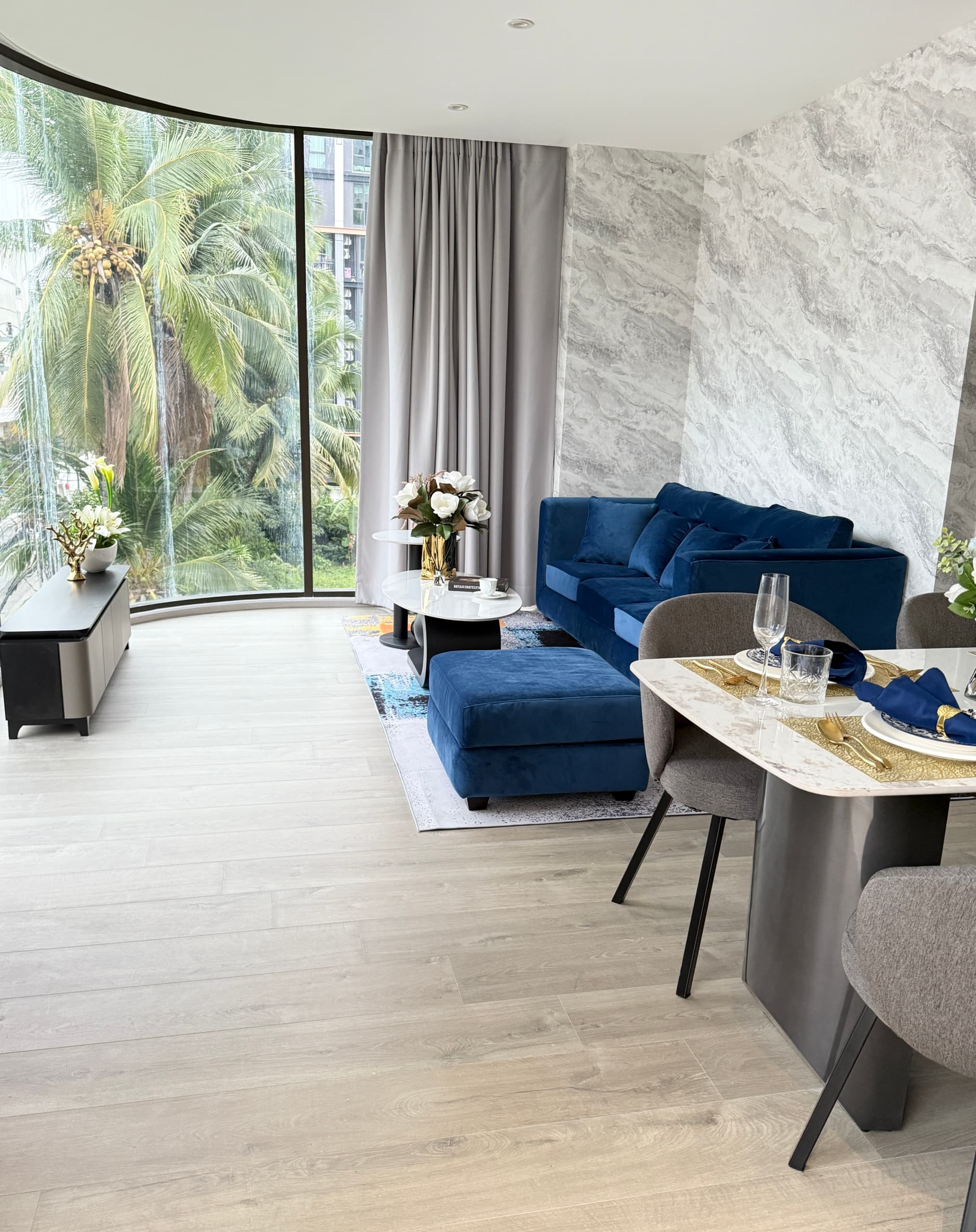 Fynn Asoke (Sukhumvit 10)