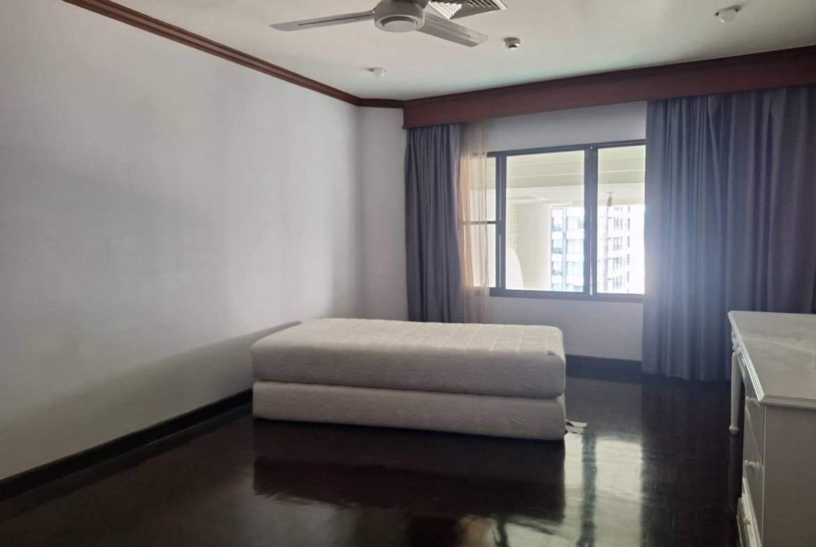 Le Raffine (Sukhumvit 24)