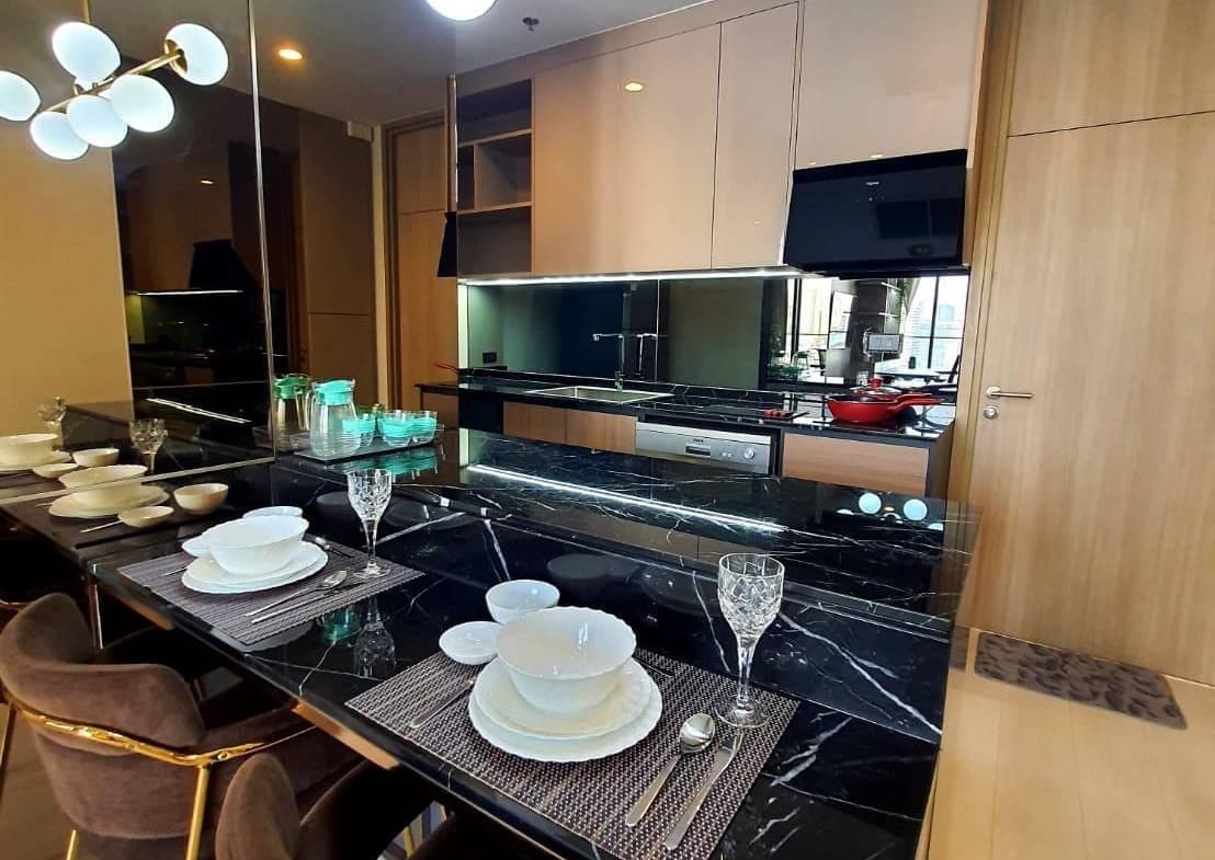  Noble Ploenchit